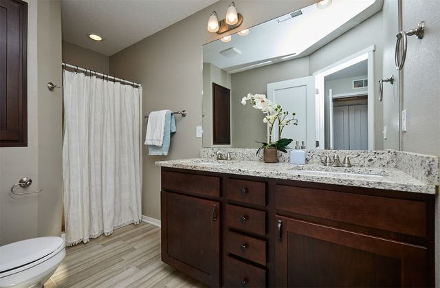 2714 NW Lois Lane, Ankeny, IA 50023