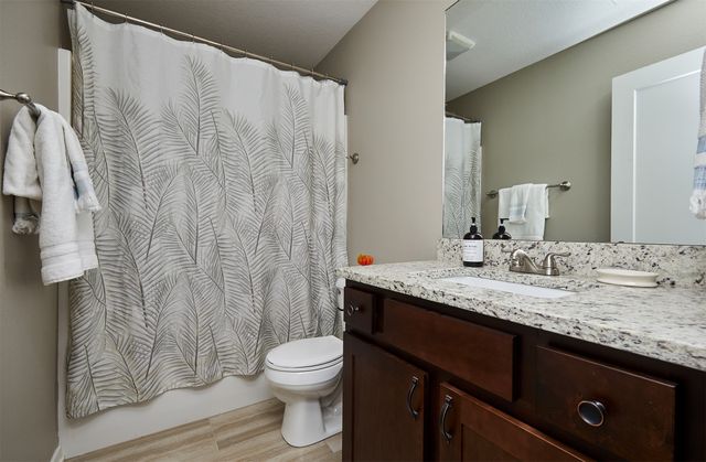 2714 NW Lois Lane, Ankeny, IA 50023