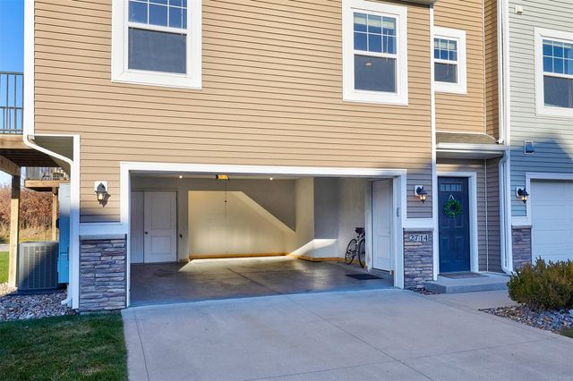 2714 NW Lois Lane, Ankeny, IA 50023