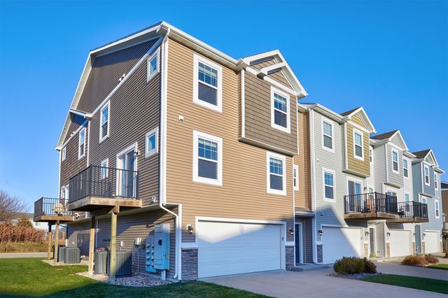 2714 NW Lois Lane, Ankeny, IA 50023