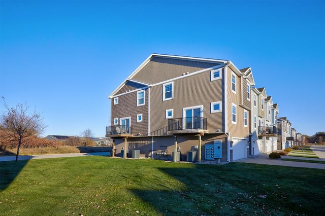 2714 NW Lois Lane, Ankeny, IA 50023