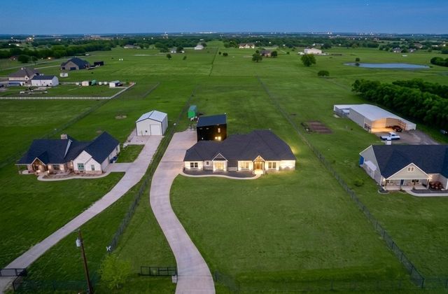 11979 Chisum Road, Sanger, TX 76266