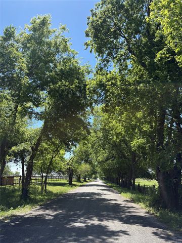 11979 Chisum Road, Sanger, TX 76266