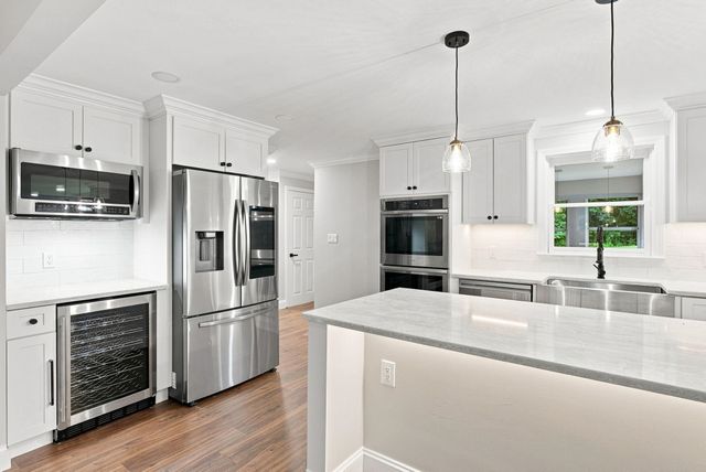 3 Aladdin Road, Windham, NH 03087