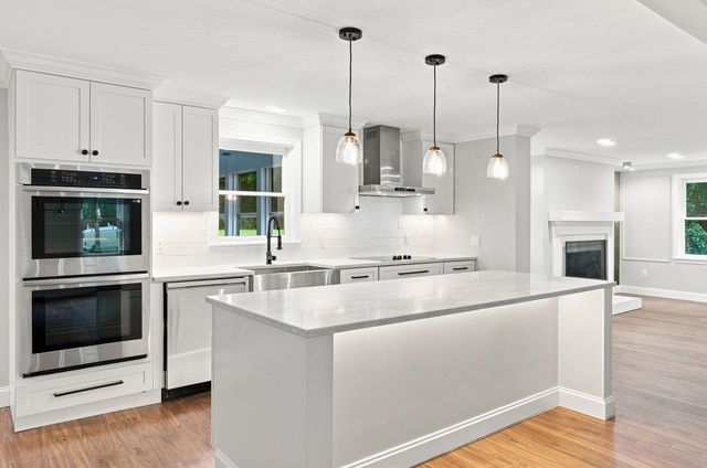 3 Aladdin Road, Windham, NH 03087