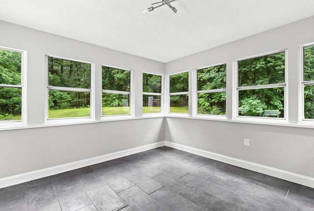 3 Aladdin Road, Windham, NH 03087
