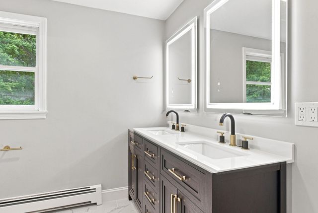 3 Aladdin Road, Windham, NH 03087
