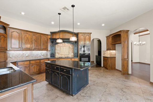 525 Celtic Court, Edmond, OK 73025