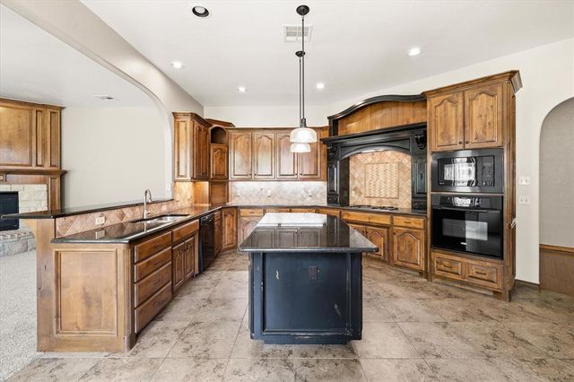 525 Celtic Court, Edmond, OK 73025