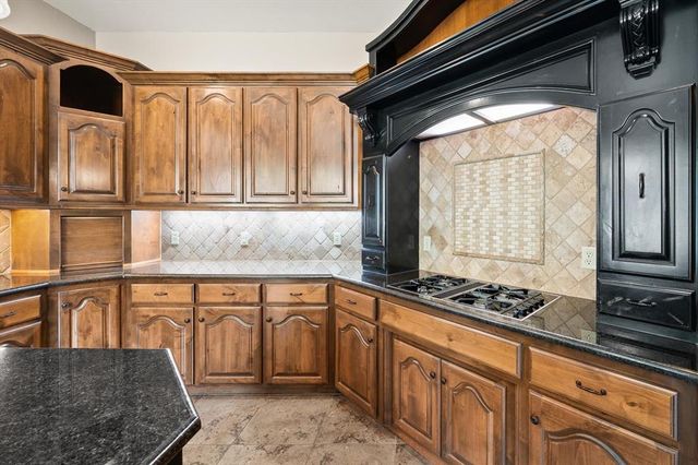 525 Celtic Court, Edmond, OK 73025