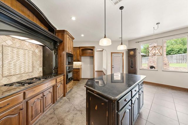 525 Celtic Court, Edmond, OK 73025