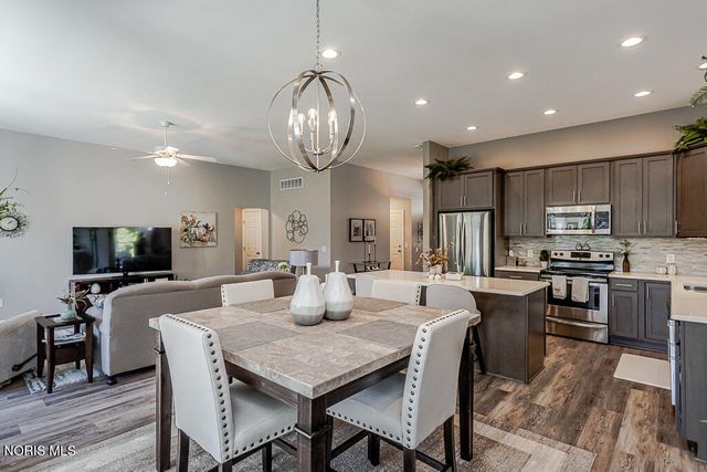 5956 Pine Tree Place, Sylvania, OH 43560
