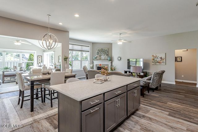 5956 Pine Tree Place, Sylvania, OH 43560