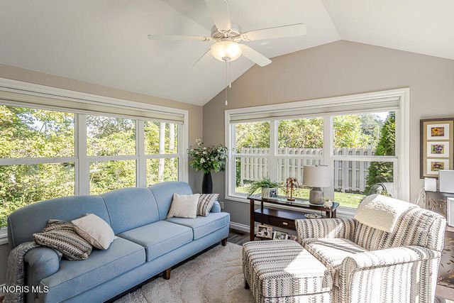 5956 Pine Tree Place, Sylvania, OH 43560
