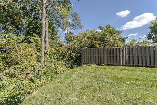 5956 Pine Tree Place, Sylvania, OH 43560