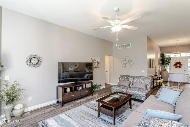 5956 Pine Tree Place, Sylvania, OH 43560