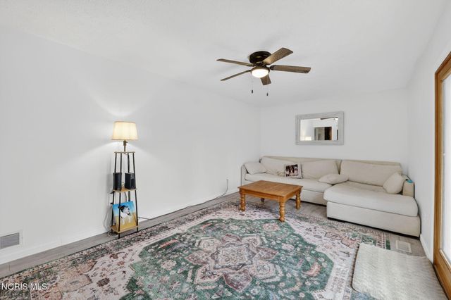 10325 Cliffwood Road, Perrysburg, OH 43551