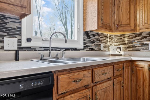 10325 Cliffwood Road, Perrysburg, OH 43551