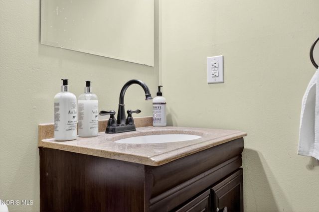 10325 Cliffwood Road, Perrysburg, OH 43551