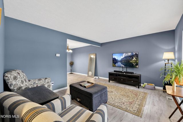 10325 Cliffwood Road, Perrysburg, OH 43551