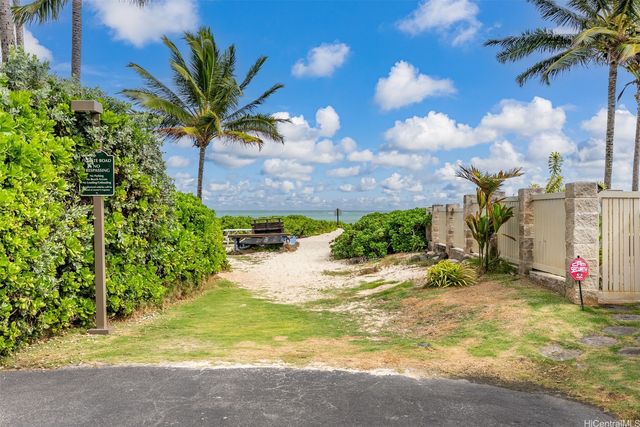 824 N Kalaheo Avenue A, Kailua, HI 96734