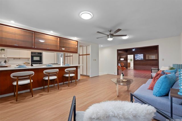 824 N Kalaheo Avenue A, Kailua, HI 96734