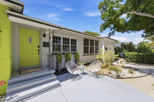 2411 COVINA WAY S, St Petersburg, FL 33712