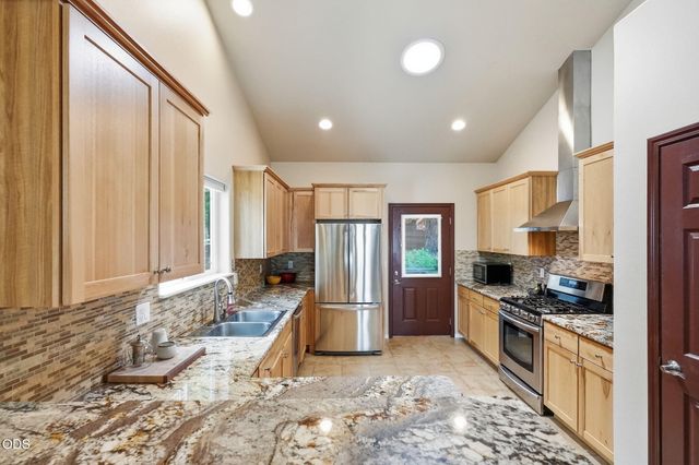 62898 Bilyeu Way, Bend, OR 97701