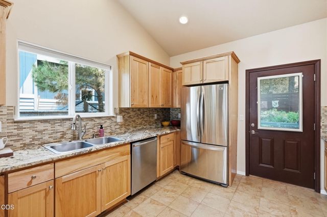 62898 Bilyeu Way, Bend, OR 97701