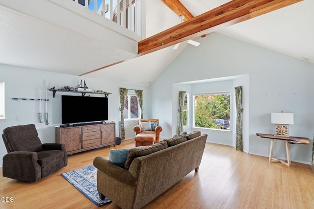 62898 Bilyeu Way, Bend, OR 97701