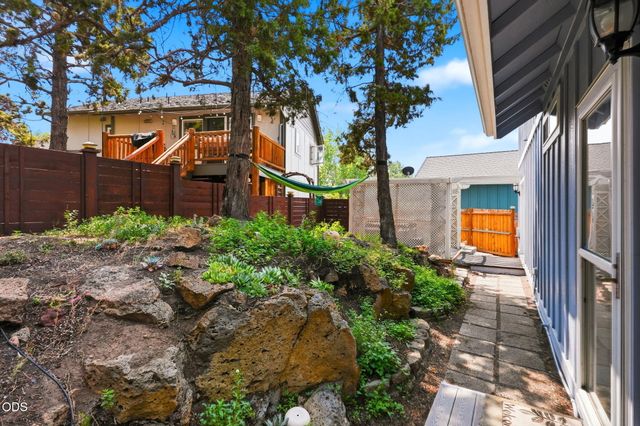 62898 Bilyeu Way, Bend, OR 97701