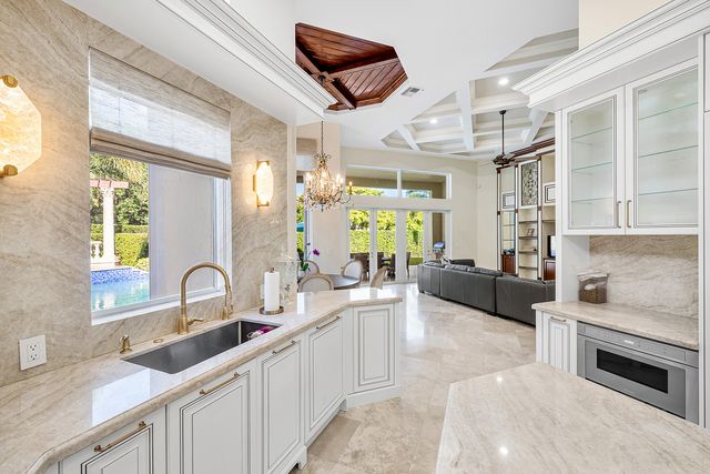 8927 Oakland Hills Drive, Delray Beach, FL 33446