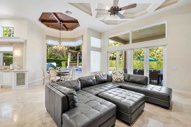 8927 Oakland Hills Drive, Delray Beach, FL 33446