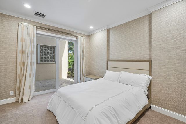 8927 Oakland Hills Drive, Delray Beach, FL 33446