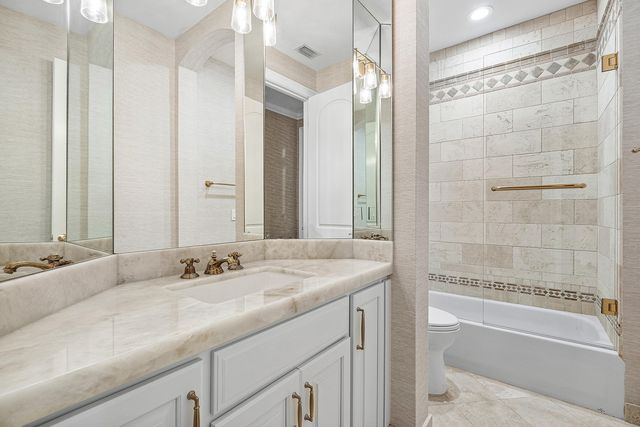 8927 Oakland Hills Drive, Delray Beach, FL 33446