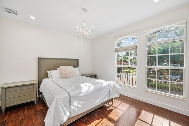 8927 Oakland Hills Drive, Delray Beach, FL 33446