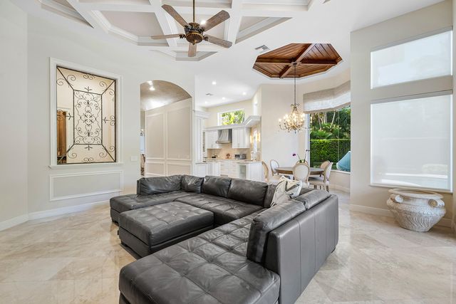 8927 Oakland Hills Drive, Delray Beach, FL 33446