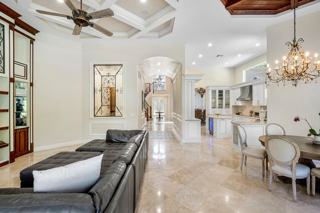 8927 Oakland Hills Drive, Delray Beach, FL 33446