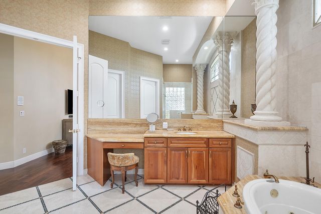 8927 Oakland Hills Drive, Delray Beach, FL 33446