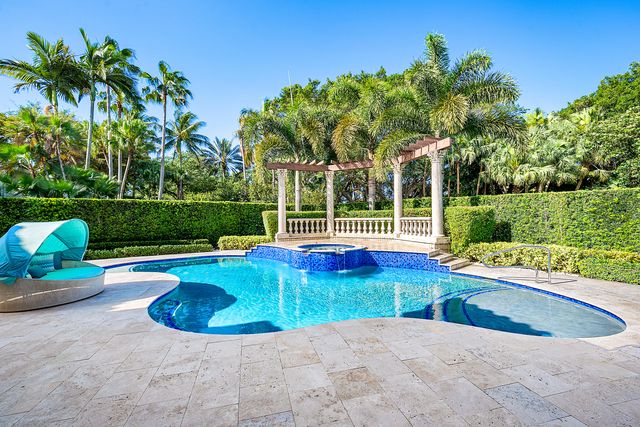 8927 Oakland Hills Drive, Delray Beach, FL 33446