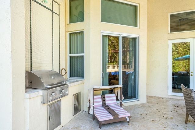 8927 Oakland Hills Drive, Delray Beach, FL 33446