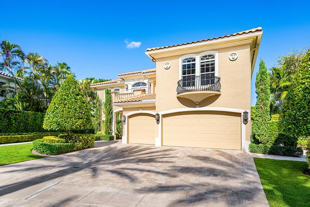 8927 Oakland Hills Drive, Delray Beach, FL 33446