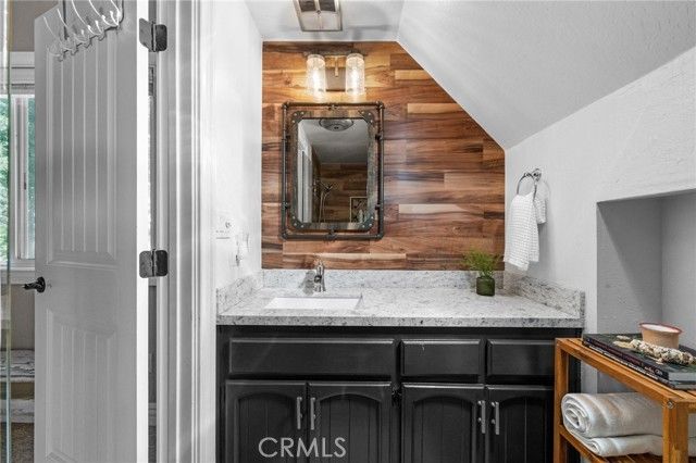 635 Grass Valley Drive, Lake Arrowhead, CA 92352