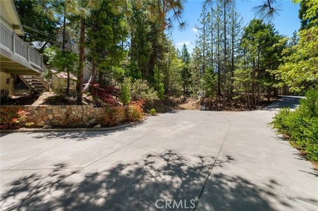 635 Grass Valley Drive, Lake Arrowhead, CA 92352
