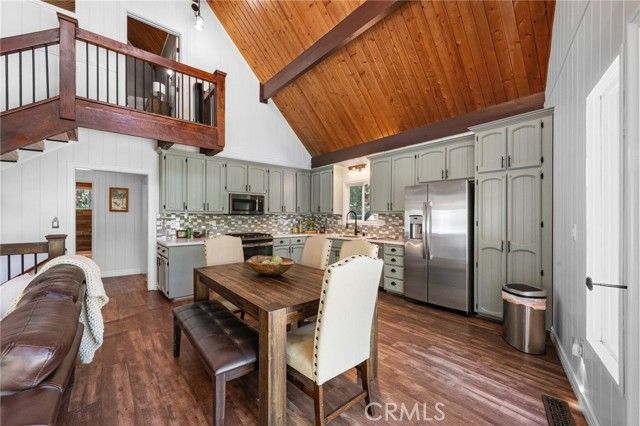 635 Grass Valley Drive, Lake Arrowhead, CA 92352