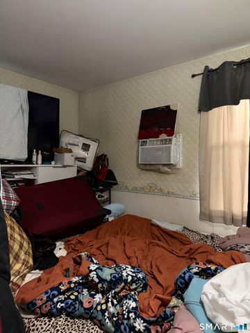 84 Lafayette Avenue, East Hartford, CT 06118