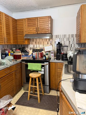 84 Lafayette Avenue, East Hartford, CT 06118