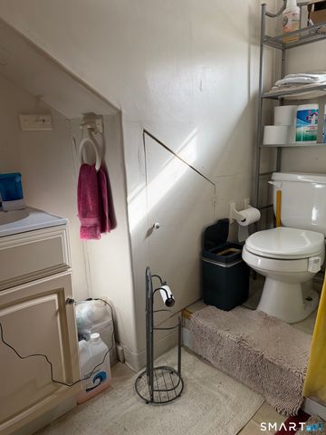 84 Lafayette Avenue, East Hartford, CT 06118