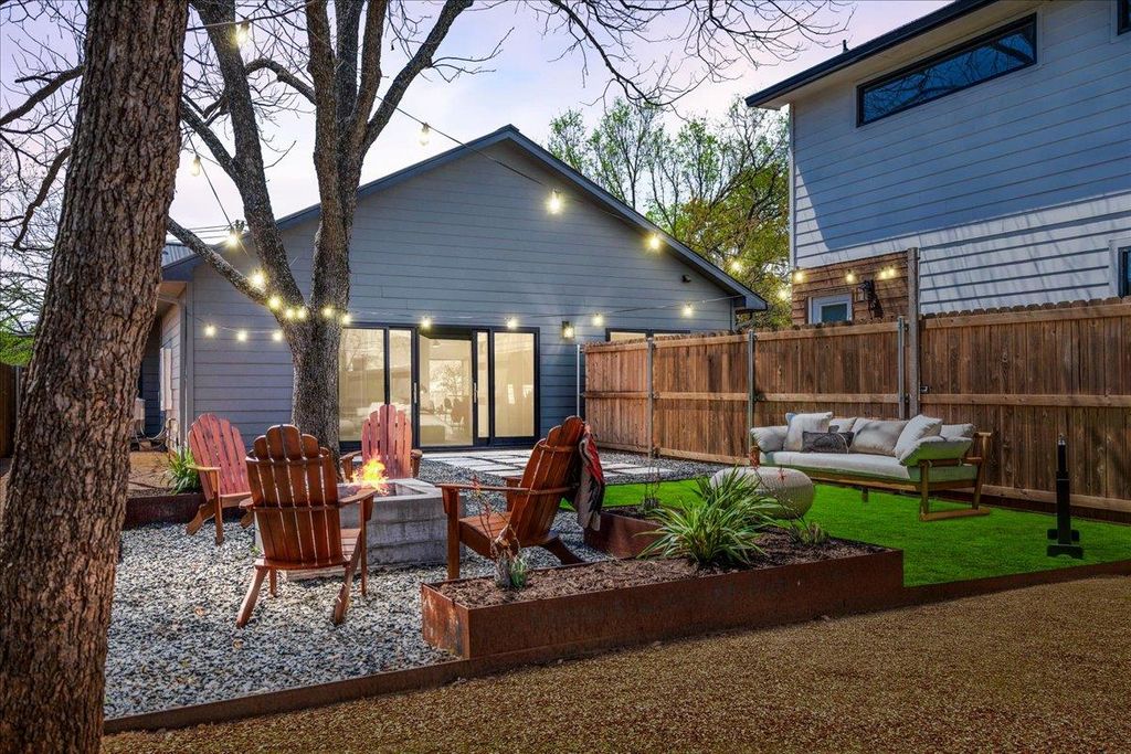 702 Philco DR A, Austin, TX 78745