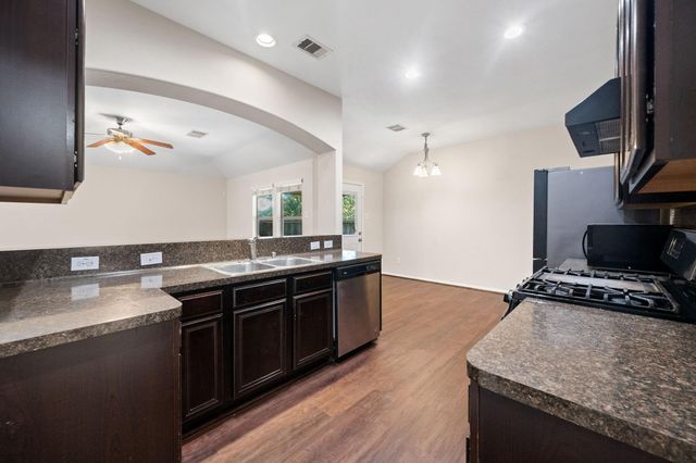 3027 Lockeridge Village Drive, Spring, TX 77386